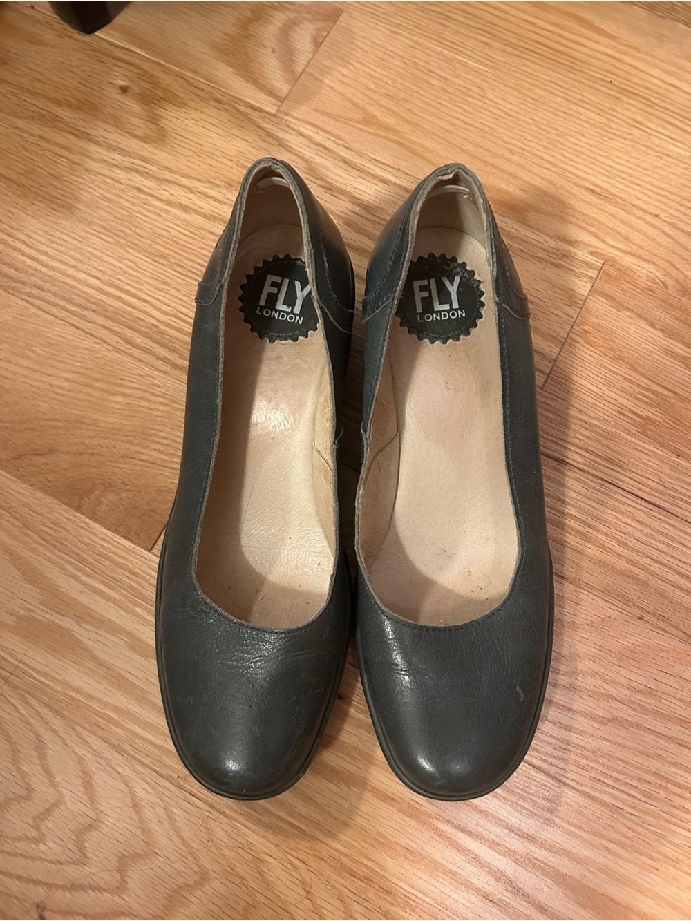 Vintage FLY London Women's Dark Green Leather Pumps EU 38